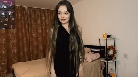 Snapshot of dreamsnoir chatting on 10-10-25, 07:35 Mila online show from 10-10-25, 07:35