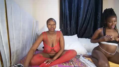 Snapshot of dreamy_doll chatting on 10-10-25, 04:33 Dreamy doll online show from 10-10-25, 04:33