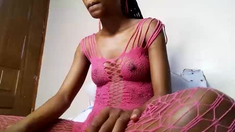 Snapshot of dreamy_doll chatting on 10-16-25, 08:48 Dreamy doll online show from 10-16-25, 08:48