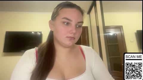 Mila online show from 11-17-25, 03:29