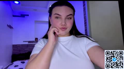 Snapshot of dreamyblushfairy chatting on 05-14-26, 07:26 Mila online show from 05-14-26, 07:26