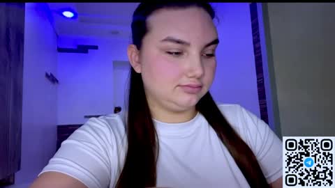 Snapshot of dreamyblushfairy chatting on 05-15-26, 10:22 Mila online show from 05-15-26, 10:22
