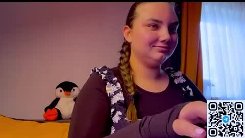 Snapshot of dreamyblushfairy chatting on 07-09-26, 03:27 Mila online show from 07-09-26, 03:27