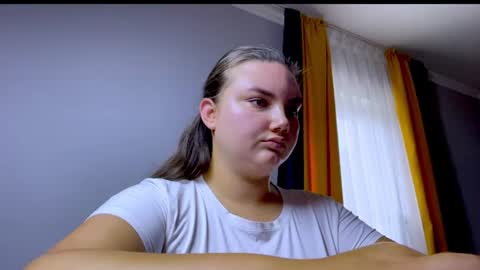 Snapshot of dreamyblushfairy chatting on 08-02-26, 02:15 Mila online show from 08-02-26, 02:15