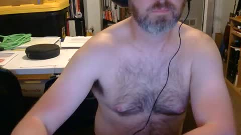 Snapshot of dreamydick47061 chatting on 05-26-26, 02:40 luvslutz online show from 05-26-26, 02:40
