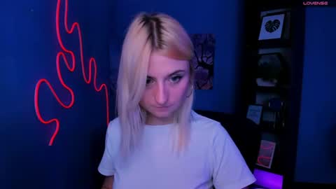 Snapshot of dreamyivyy chatting on 06-30-26, 07:26 Ivy online show from 06-30-26, 07:26
