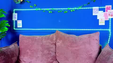 dreamymilka online show from 11-30-25, 05:00