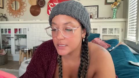 Snapshot of dreamyriri chatting on 01-11-25, 08:54 RIRI OR DREAMY online show from 01-11-25, 08:54