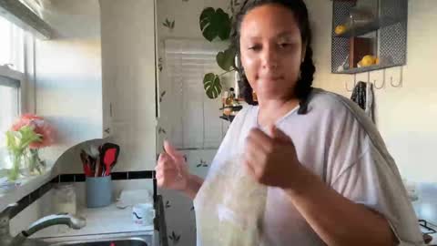 Snapshot of dreamyriri chatting on 01-18-25, 04:31 RIRI OR DREAMY online show from 01-18-25, 04:31