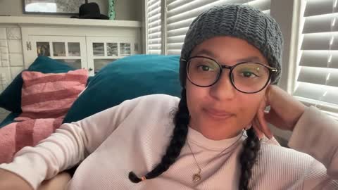 Snapshot of dreamyriri chatting on 01-25-25, 11:32 RIRI OR DREAMY online show from 01-25-25, 11:32