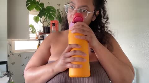 Snapshot of dreamyriri chatting on 01-31-25, 09:48 RIRI OR DREAMY online show from 01-31-25, 09:48