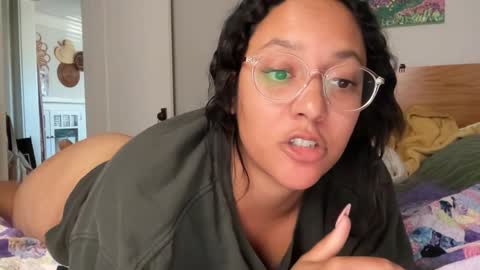 Snapshot of dreamyriri chatting on 02-05-25, 08:14 RIRI OR DREAMY online show from 02-05-25, 08:14