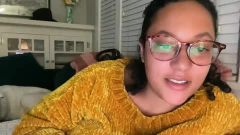 Snapshot of dreamyriri chatting on 02-10-25, 02:41 RIRI OR DREAMY online show from 02-10-25, 02:41