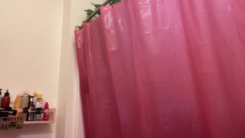 Snapshot of dreamyriri chatting on 02-12-25, 05:58 RIRI OR DREAMY online show from 02-12-25, 05:58