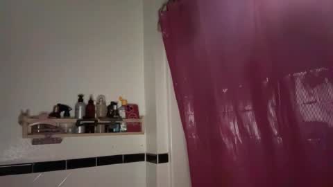 RIRI OR DREAMY online show from 02-19-25, 02:55