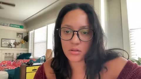 Snapshot of dreamyriri chatting on 11-18-25, 04:11 RIRI OR DREAMY online show from 11-18-25, 04:11