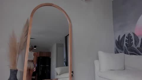 Lilah  online show from 02-28-25, 05:37