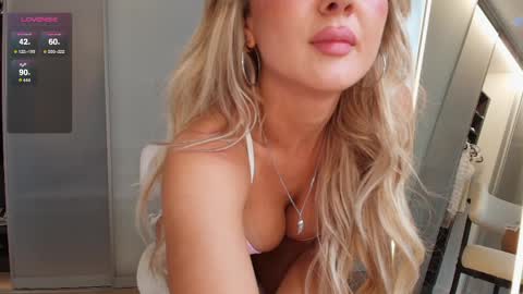 Snapshot of dreamyylilah chatting on 06-01-26, 11:28 Lilah online show from 06-01-26, 11:28