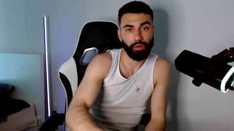 Snapshot of drewwho_ chatting on 04-09-26, 09:53 drewwho_ online show from 04-09-26, 09:53