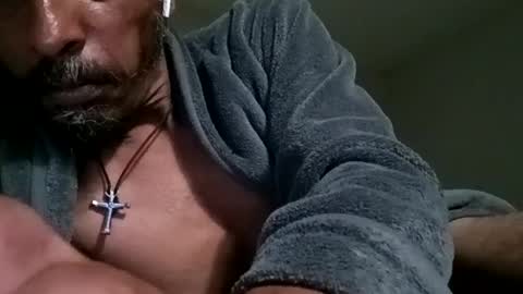 Snapshot of drey40 chatting on 08-04-26, 06:49 drey40 online show from 08-04-26, 06:49