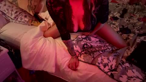 Bluejay0713 online show from 02-09-25, 12:08