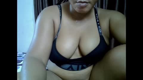 Snapshot of drippingnwet chatting on 03-08-26, 10:30 drippingnwet online show from 03-08-26, 10:30