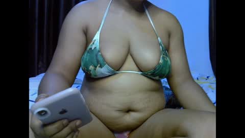 Snapshot of drippingnwet chatting on 04-14-26, 02:28 drippingnwet online show from 04-14-26, 02:28