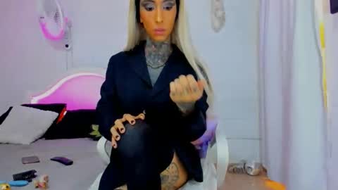 drippyorlove online show from 11-14-25, 01:43