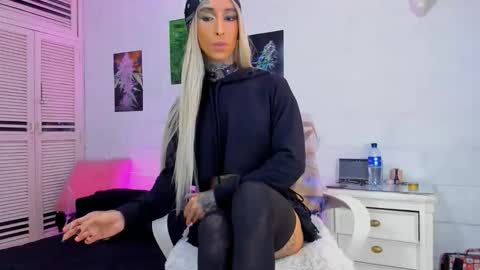 drippyorlove online show from 12-18-25, 02:12