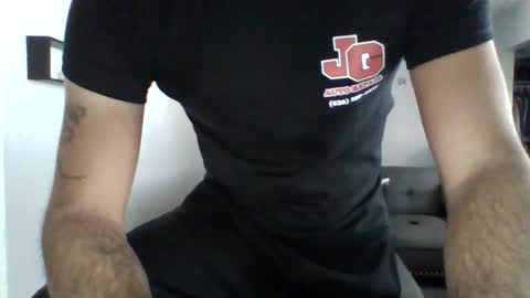 Snapshot of driverman333 chatting on 12-14-25, 04:23 driverman333 online show from 12-14-25, 04:23