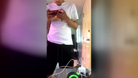 Snapshot of drobbb656 chatting on 06-08-26, 03:45 2xTheTrouble online show from 06-08-26, 03:45