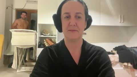Snapshot of drresa chatting on 12-22-25, 07:22 Dr. Resa online show from 12-22-25, 07:22