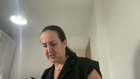 Snapshot of drresa chatting on 02-01-26, 10:41 Dr. Resa online show from 02-01-26, 10:41