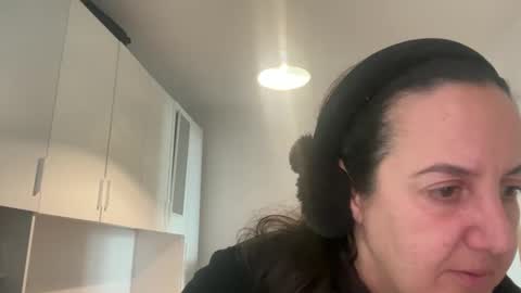 Snapshot of drresa chatting on 02-02-26, 10:47 Dr. Resa online show from 02-02-26, 10:47