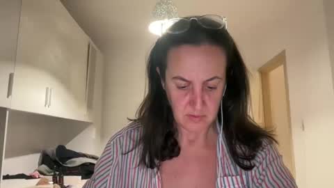Snapshot of drresa chatting on 02-07-26, 07:17 Dr. Resa online show from 02-07-26, 07:17