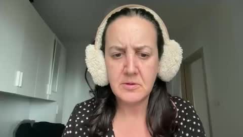 Snapshot of drresa chatting on 02-08-26, 07:34 Dr. Resa online show from 02-08-26, 07:34