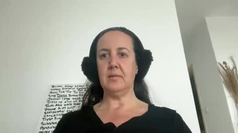 Snapshot of drresa chatting on 02-12-26, 07:36 Dr. Resa online show from 02-12-26, 07:36