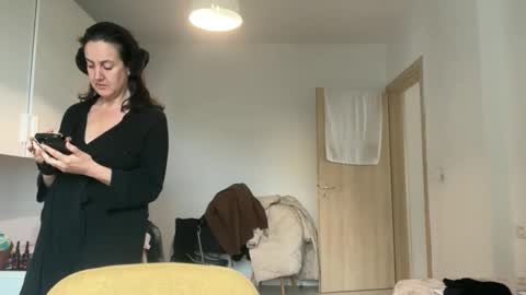 Snapshot of drresa chatting on 02-13-26, 07:59 Dr. Resa online show from 02-13-26, 07:59