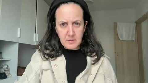 Snapshot of drresa chatting on 02-15-26, 10:36 Dr. Resa online show from 02-15-26, 10:36