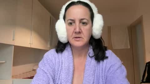 Snapshot of drresa chatting on 02-17-26, 06:21 Dr. Resa online show from 02-17-26, 06:21