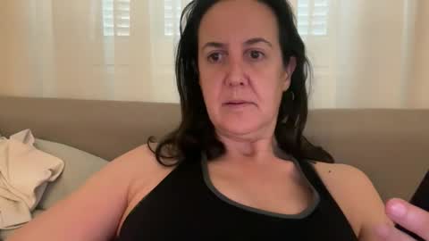 Snapshot of drresa chatting on 02-25-26, 07:40 Dr. Resa online show from 02-25-26, 07:40