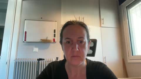 Snapshot of drresa chatting on 03-27-26, 06:41 Dr. Resa online show from 03-27-26, 06:41