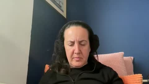 Snapshot of drresa chatting on 04-14-26, 07:25 Dr. Resa online show from 04-14-26, 07:25