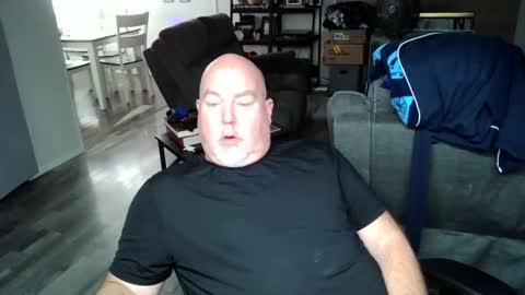 Snapshot of drthomaswayne chatting on 10-15-25, 04:51 drthomaswayne online show from 10-15-25, 04:51