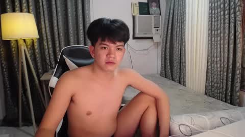 Snapshot of drumsthick chatting on 01-18-25, 05:59 Arch online show from 01-18-25, 05:59