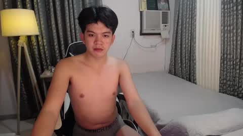 Snapshot of drumsthick chatting on 02-26-25, 05:17 Arch online show from 02-26-25, 05:17