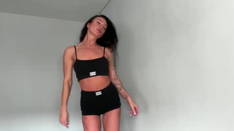 Bella online show from 04-04-26, 02:21