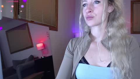 Snapshot of dualipa_unseen chatting on 09-09-25, 06:02 dualipa_unseen online show from 09-09-25, 06:02