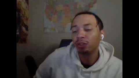 Snapshot of dubz07 chatting on 11-15-25, 03:52 dubz07 online show from 11-15-25, 03:52