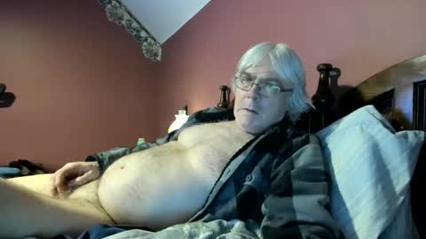 Snapshot of dug38 chatting on 04-28-26, 02:33 Doug online show from 04-28-26, 02:33